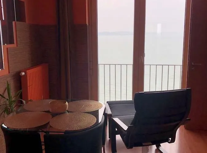 Club 218 Panorama Апарт-отель Шиофок